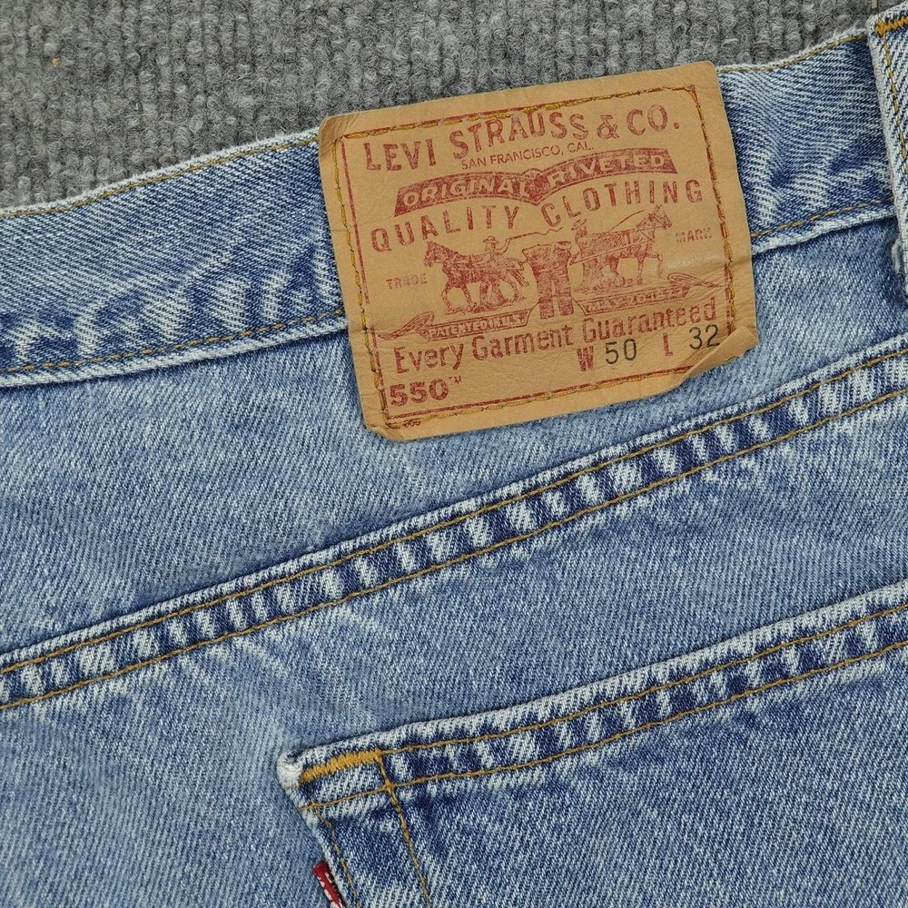 Vintage Levis 550 Jeans Mens 48x25 Blue Light Wash Relaxed Tapered Leg USA‎ Y2K